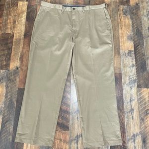 Men’s no iron premium Haggar khaki pants